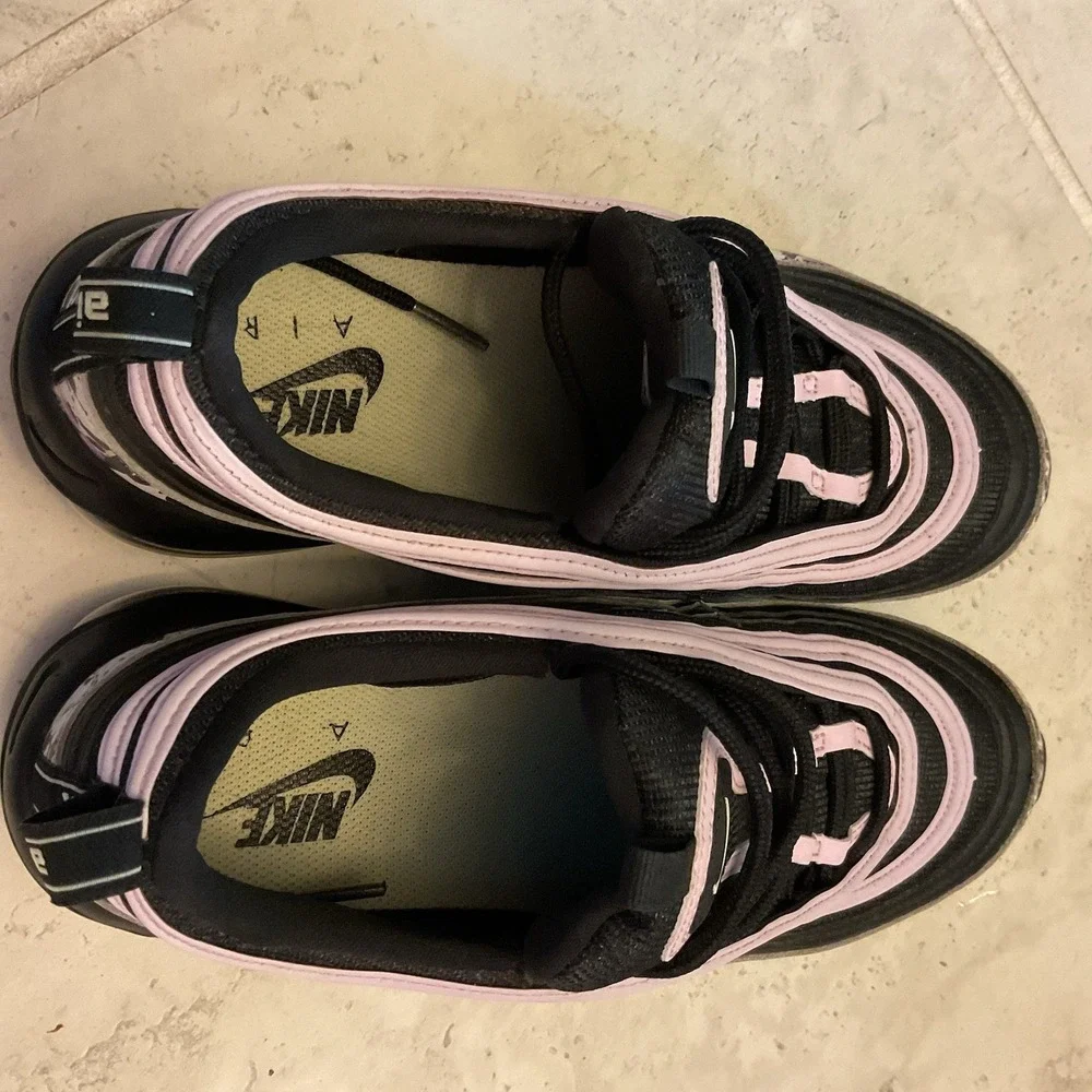 UEC 9.5 Nike Air Max 97 Black And Purple Splatter Sail Barely Volt Sneakers